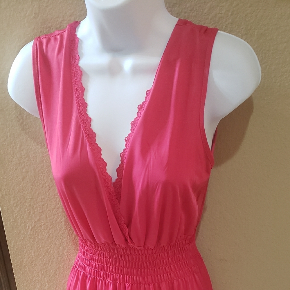 Pino dress one size fits all. Fits perfectly 8-10